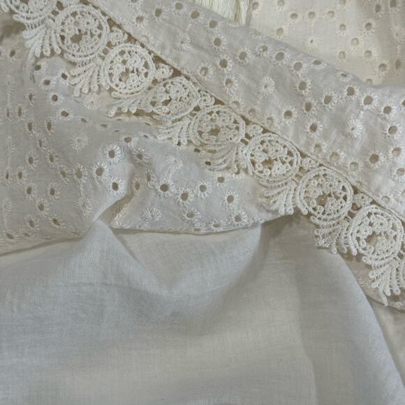 Jennifer & Grace Ivory Cotton Eyelet Ruffled Top Size M - Picture 6 of 8